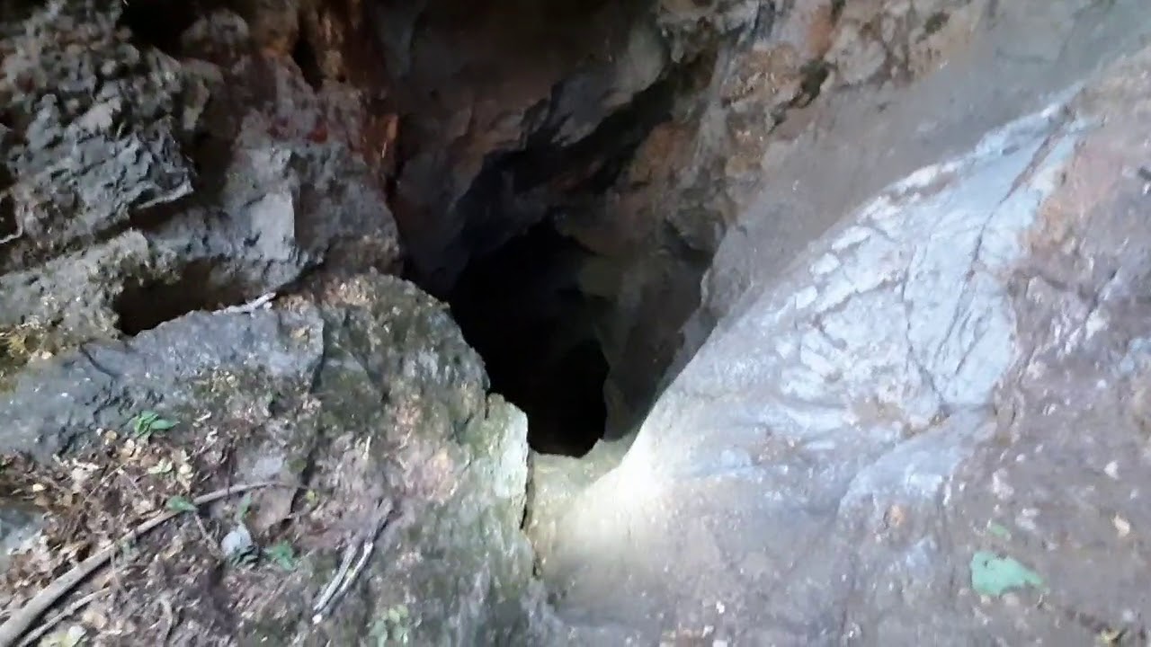 Explorando Cuevas abandonadas