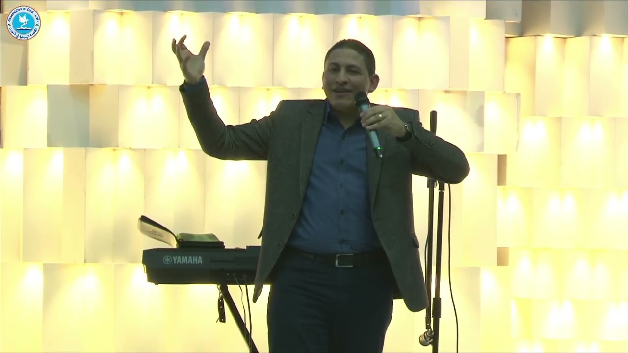 الكنيسه الرسوليه في الكويت احتفال ليله راس السنه 25 - خادم الرب الاخ شريف سعد والمرنم صموئيل فاروق