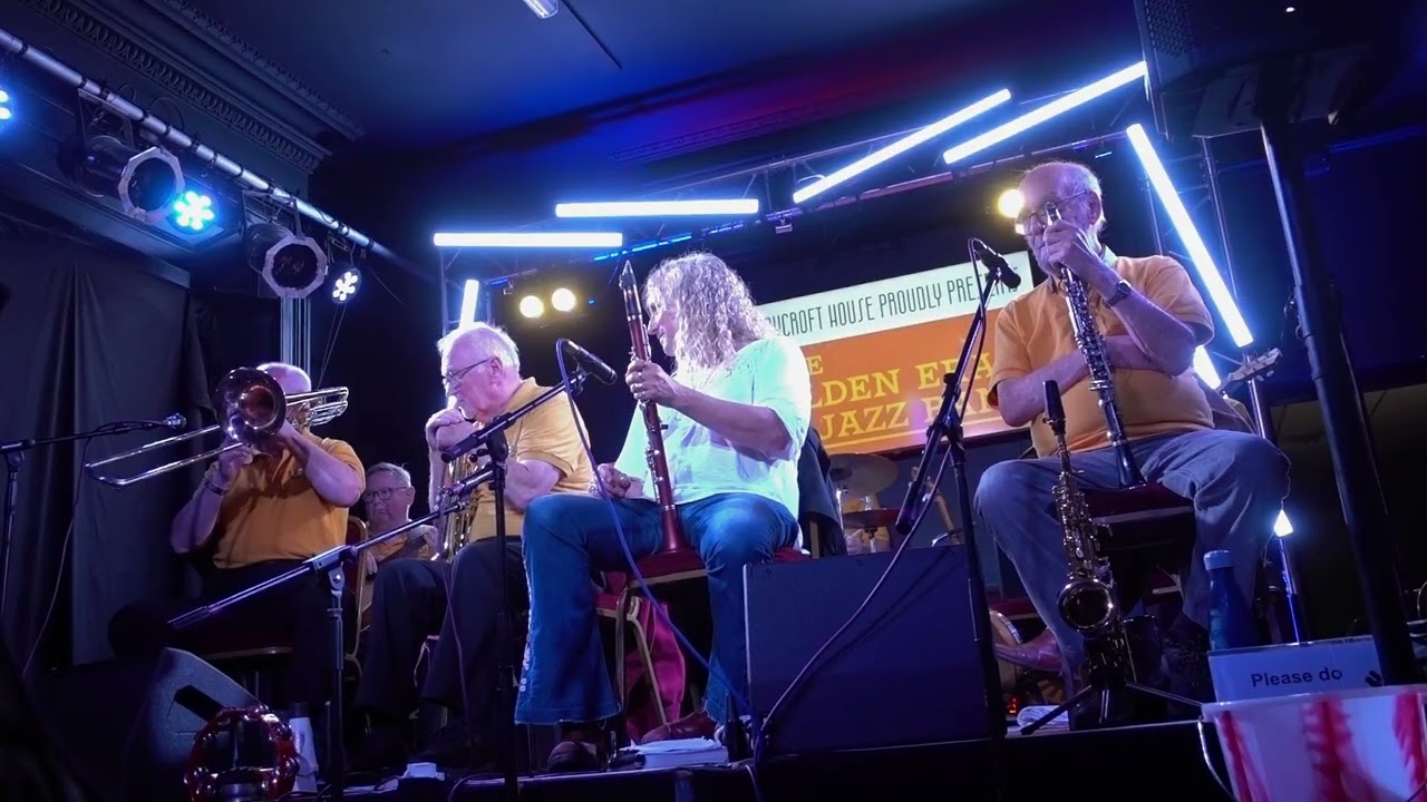 Wabash Blues by star clarinetist Julian Marc Stringle with the Golden Era Jazz Band