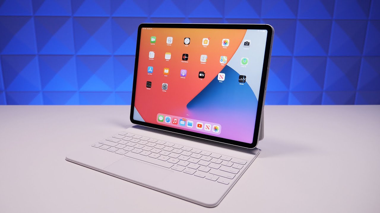 Apple M1 iPad Pro Review! It's all about that Display!