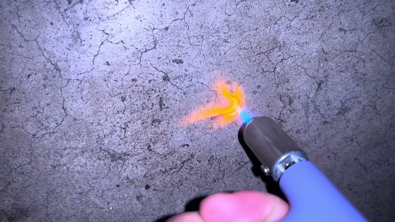 Heating up metal 🤘 #viral #fyp #experiment 