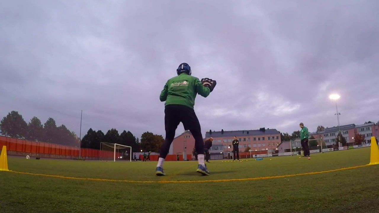 Bandy Goalkeeper - Off-ice training with Golf club