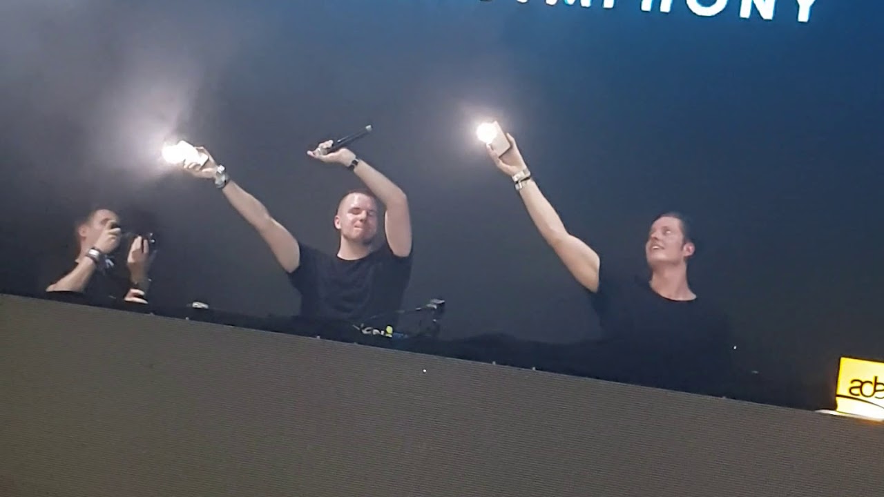 SICK INDIVIDUALS feat. Nevve - Symphony (Live@ Revealed Night - ADE 2018)