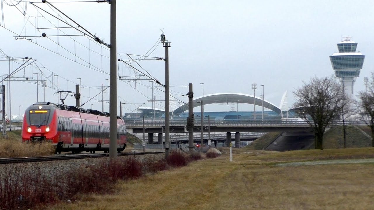 ✈ Besucherpark (Dezember 2018) mit Talent 2 des Flughafenexpress und S-Bahn München