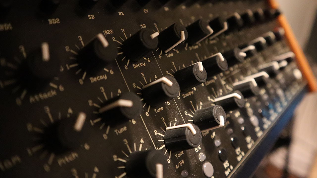 PYSHTORIAL #7 MFB Tanzbar z Arturia Beatstep Pro (Sound, Demo, Sequencer)