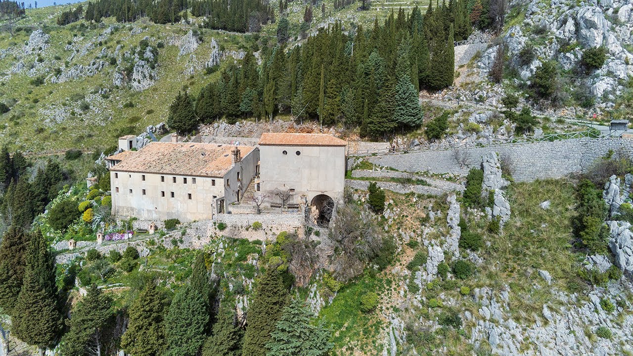 Santuario di Santa Maria della Stella, la sacra grotta sul Monte Stella a Pazzano | Drone Anafi 4K
