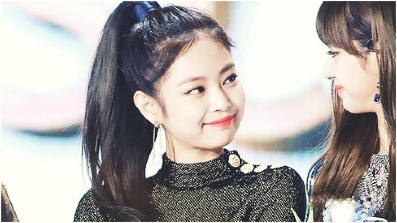 Jenlisa SMA and GDA Moments [Blackpink Jennie & Lisa]