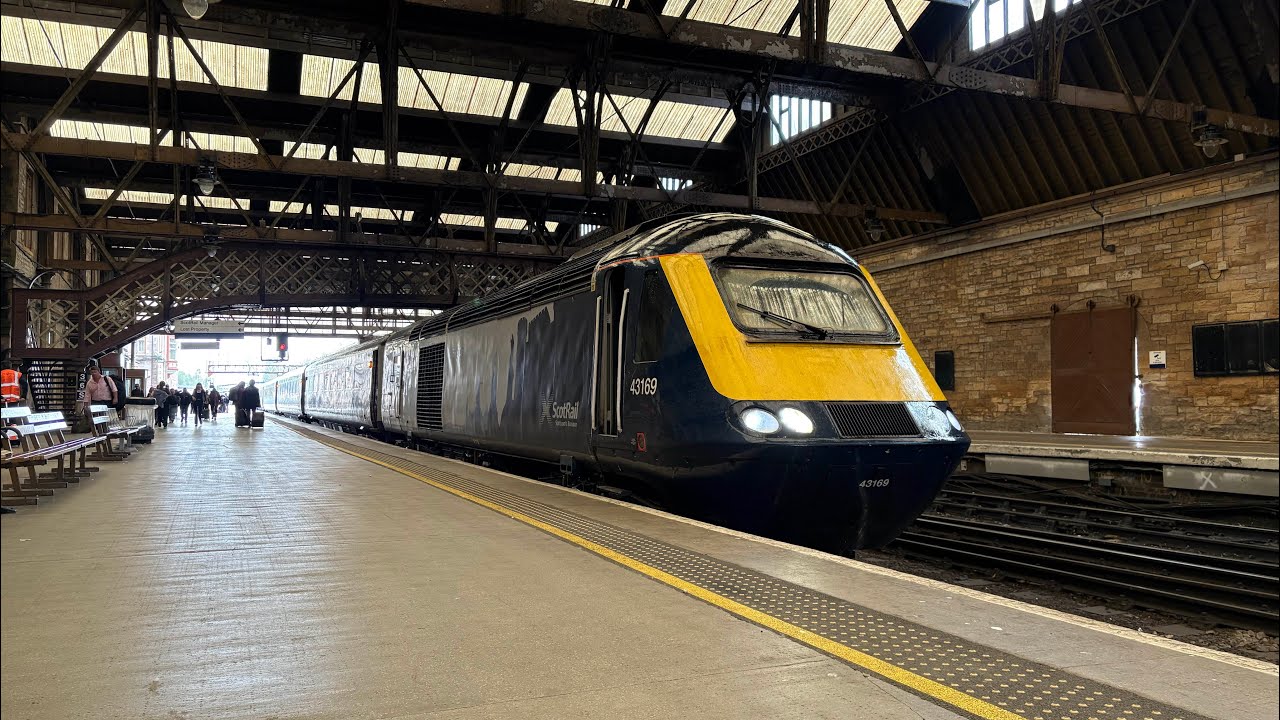 Trains at Perth (29/08/2025)