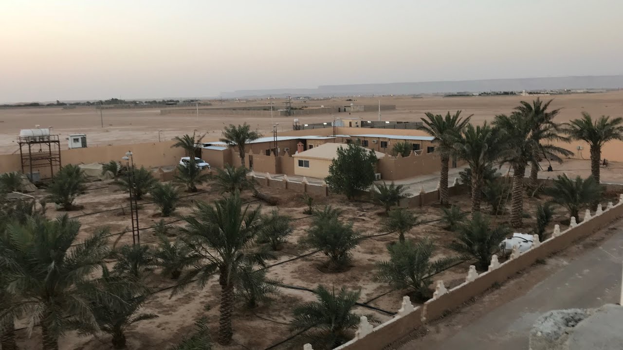 8# | شال خويه علىً ظهره وماخلاه في الصحراء