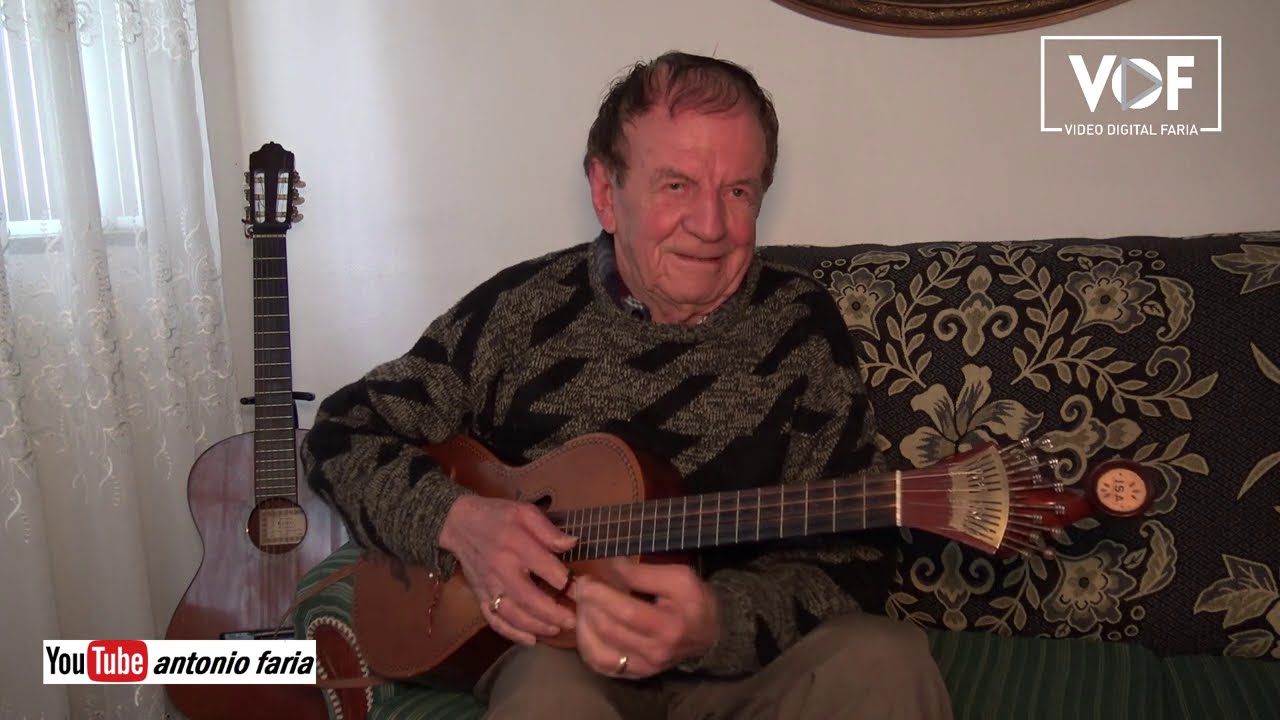 Artista na Viola da Terra 88 anos Ilha São Jorge