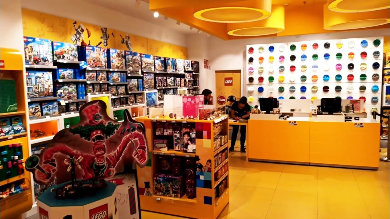 Inside LEGO Store SEVILLA SPAIN LAGOH
