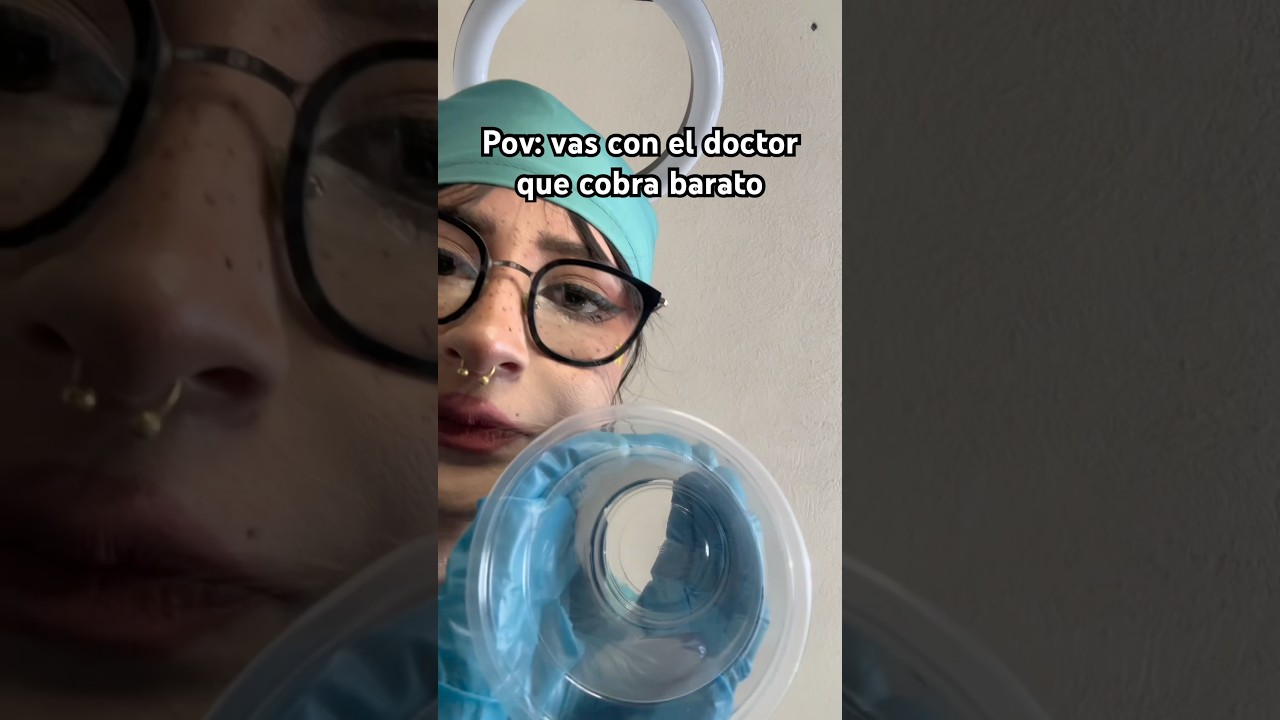La doctora que cobra barato 😅 #asmr #humor #doctorcomedy