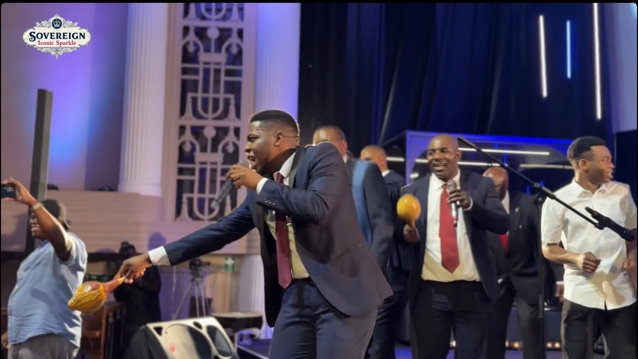 Munoita minana nezviratidzo by Divine movement gospel Vabvuwi choir based in the Uk 🇬🇧 