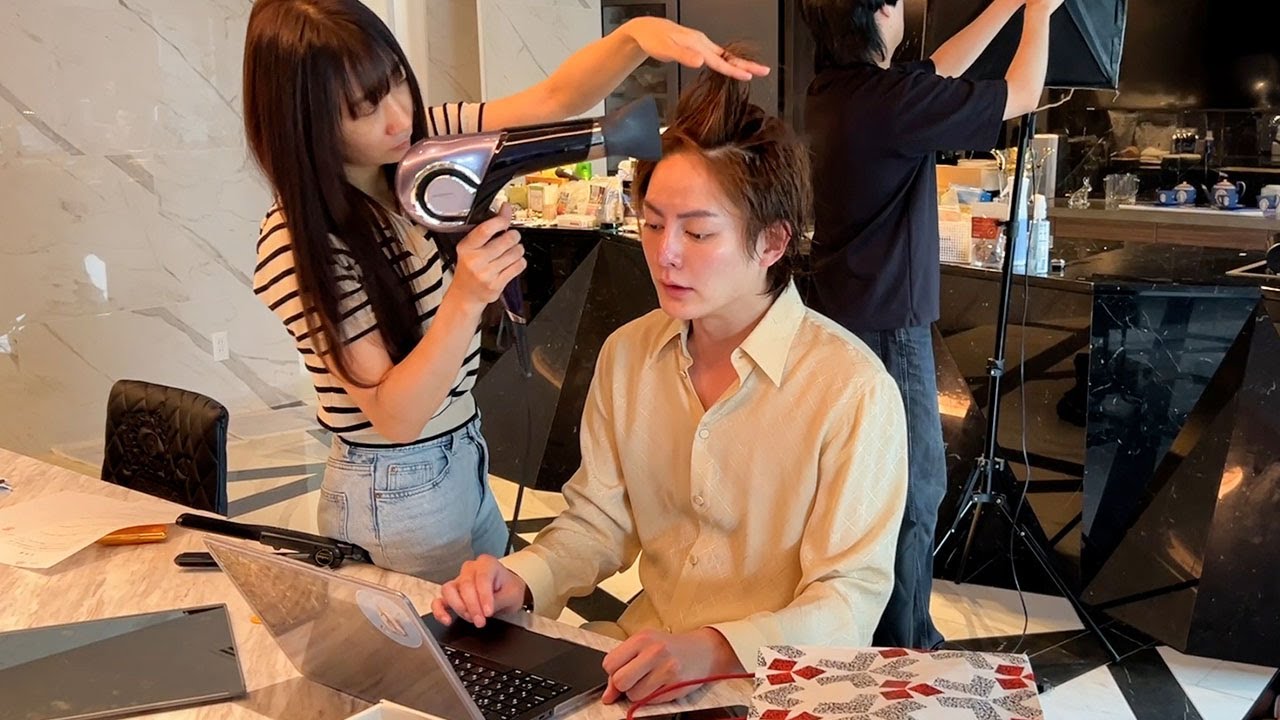 24時間仕事をし続ける三崎優太の1日に密着。