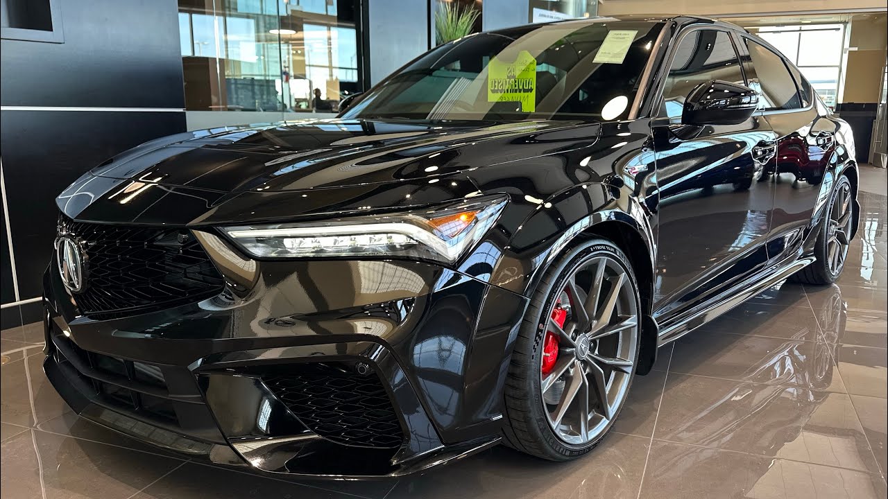 Обзор Acura Integra Type-S 2026 года в цвете Majestic Black.