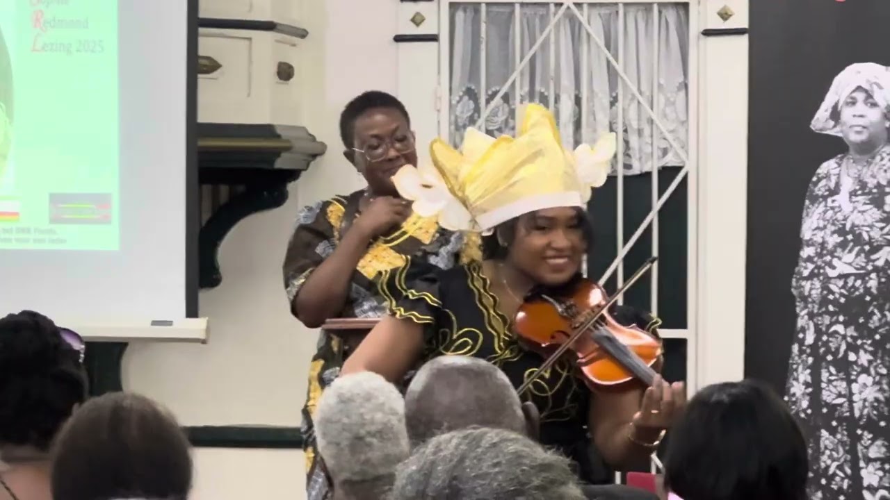 Sigourney Jokhan speelt tijdens de Dr. Sophie Redmond Lezing in de Rust &Vrede kerk