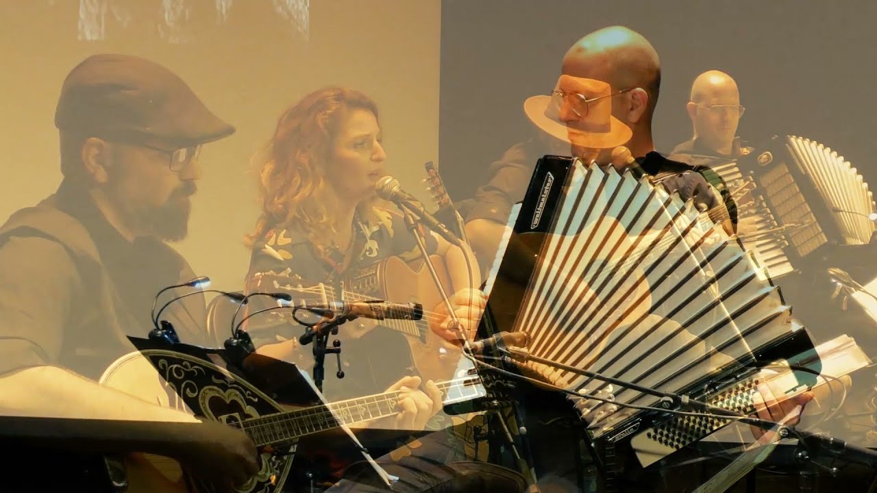 הבלקון - איריסים - Γύρισε