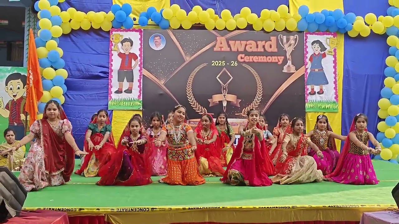 School Dance పర్ఫామెన్స్