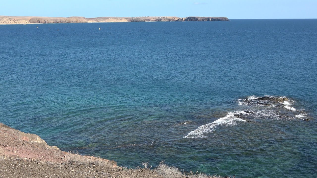 A walk along the paseo marítimo in Playa Blanca (4K)