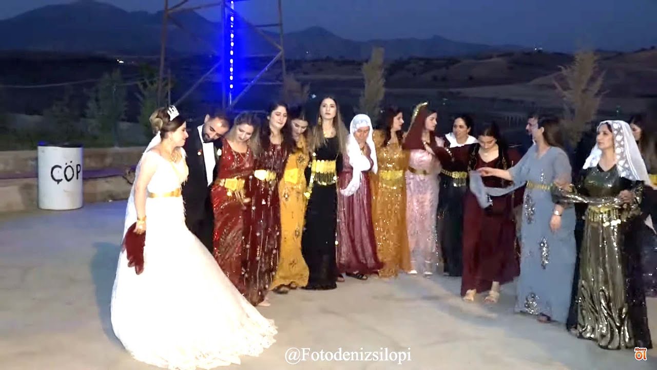 Şırnak Silopi Düğünleri Esat Toğuç Düğünü Gelin Damat Ortalığı Toz Duman Etti Part 2