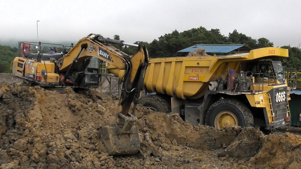 SANY SY365H & SY500H Excavator Loading into Komatsu HD785 & Mercedes-Benz Actros 4843 Dump Trucks