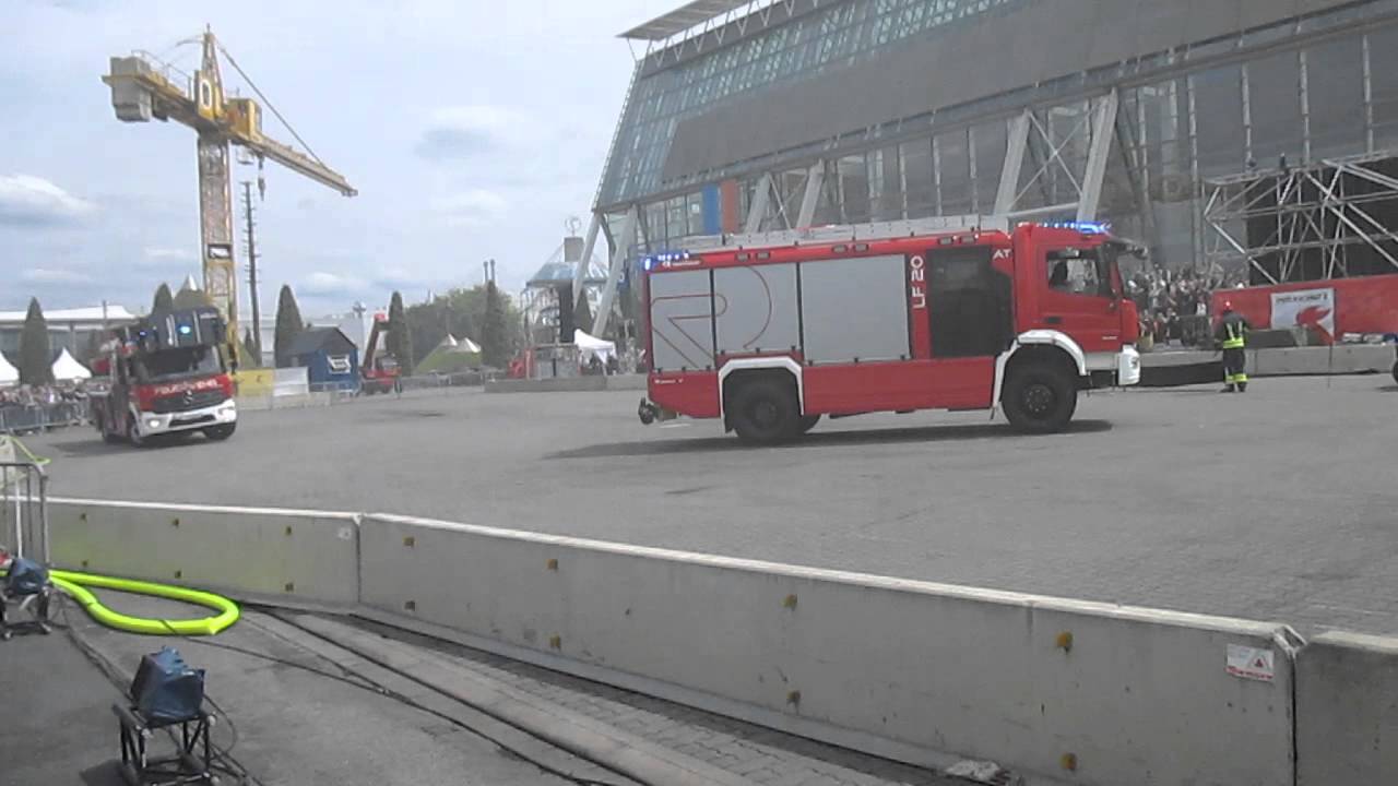 Interschutz 2015 / Fahrzeugvorstellung [DREHLEITER HEBT AB !]