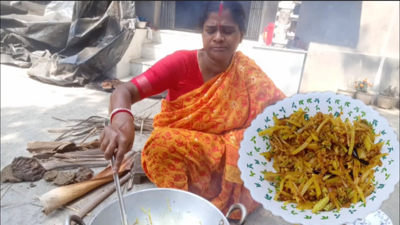 New recipe Aalu diye sajna full Baja🤤😋||আলু দিয়ে সজনা ফুল ভাজ।। #sajnafullbaja #viralvideo 