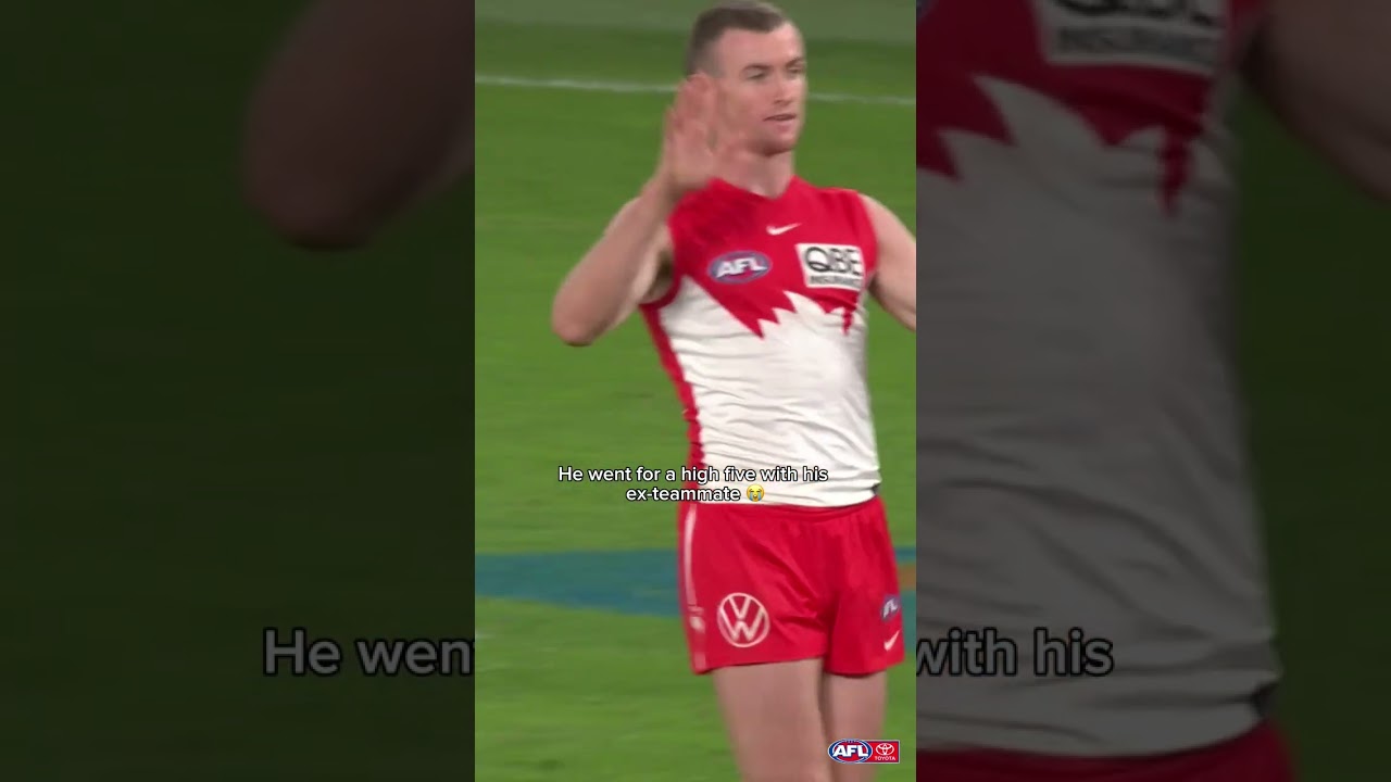 Chad is a menace 😭🙏 #afl #chadwarner #lukeparker