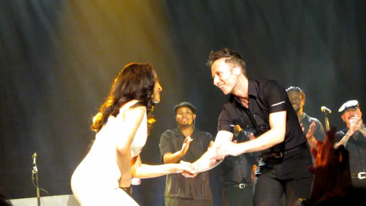 Sade introducing her band....live in concert Sydney 9 Dec 2011