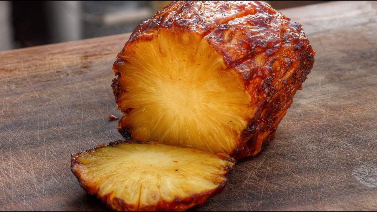 6 HOURS SMOKED PINEAPPLE - english BBQ-Video - 0815BBQ