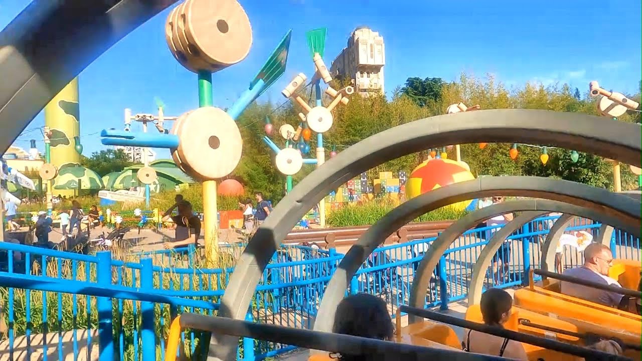 Slinky Dog Zigzag Spin - Disneyland Paris | 4K POV