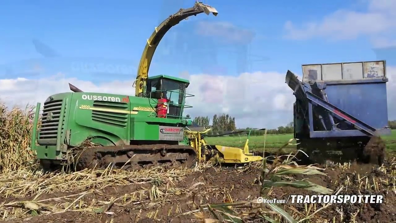 John Deere 7400 Corn Harvest