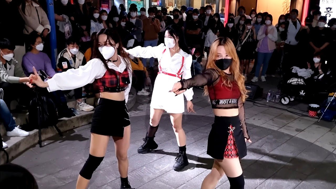 SATURDAY. LADY B. HONGDAE STREET BEAUTIFUL ATTRACTIVE BUSKING.
