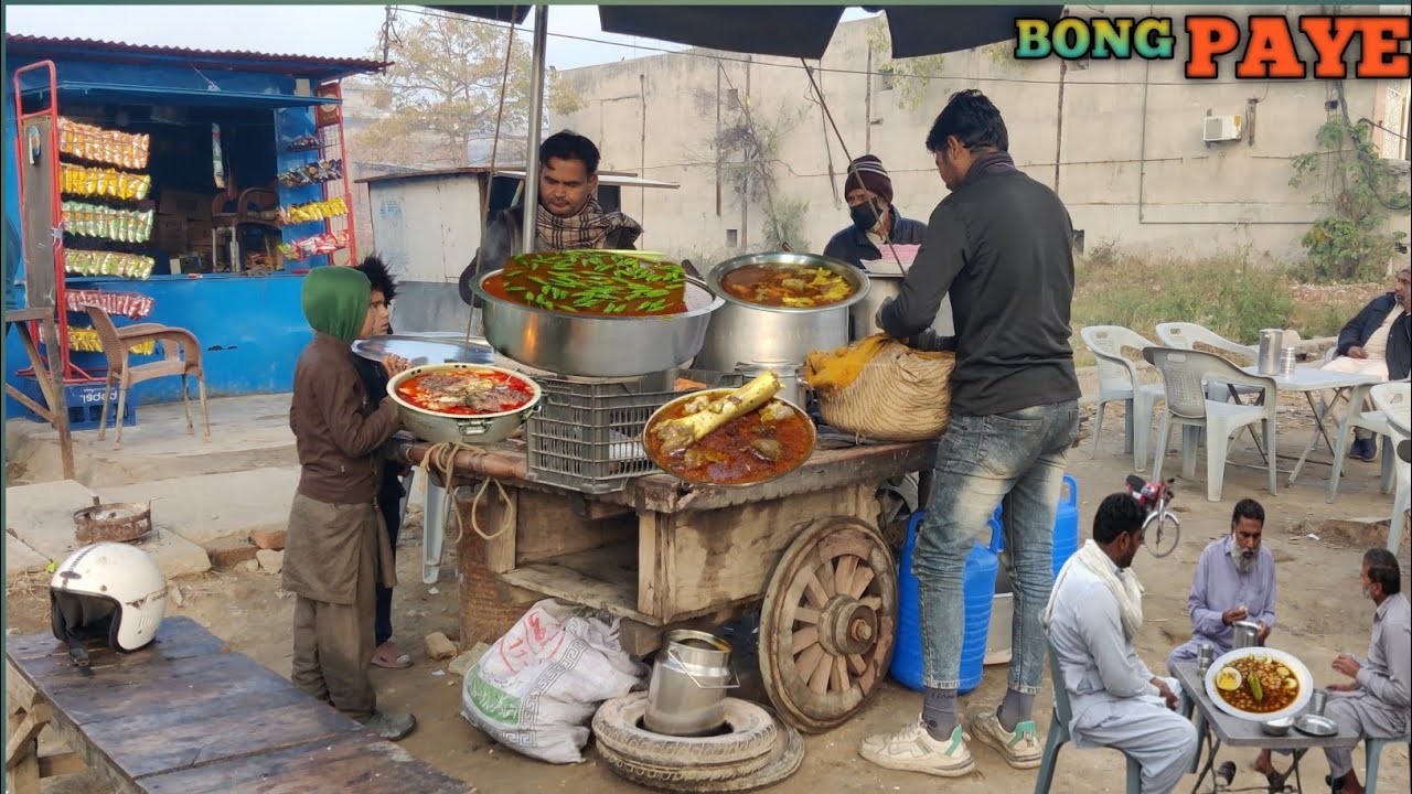 BEST BONG PAYE IN GUJRANWALA | SAQIB NASHTA POINT | PAKISTANI DESI BREAKFAST | STREET FOOD PAKISTAN 