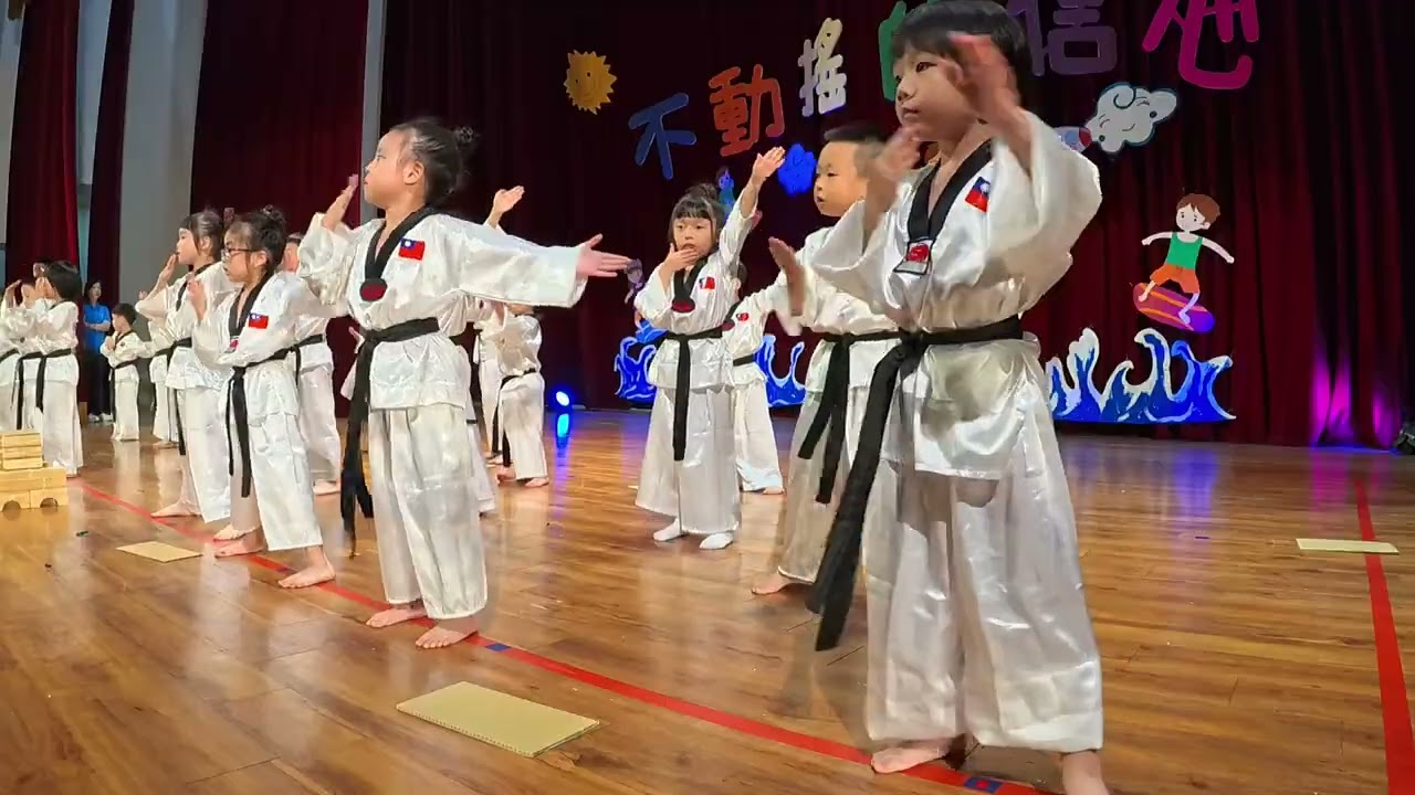 財團法人天主教瑪利亞方濟各傳教女修會附設新北市私立曉明幼兒園第52屆畢業典禮表演