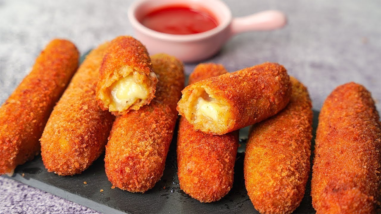 Tasty and crispy potato sticks 🍡🤤 