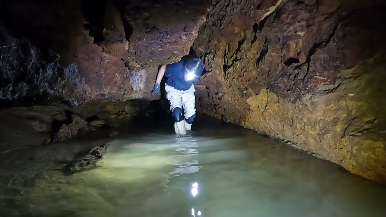 A Hidden little Gem in the French Burgundy: Cave River of Grotte de la Grande Dore