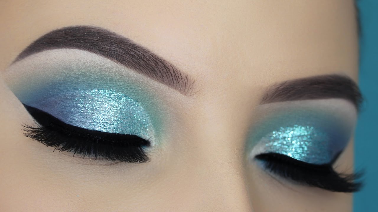 Blue Glitter Cut Crease Tutorial