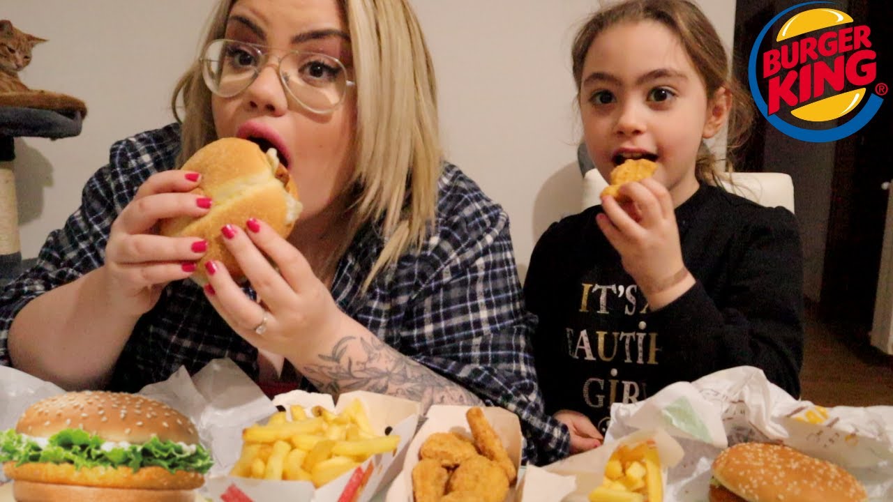 MUKBANG BURGER KING, MANGIAMO CON VOI E CHIACCHIERIAMO! / chiara paradisi