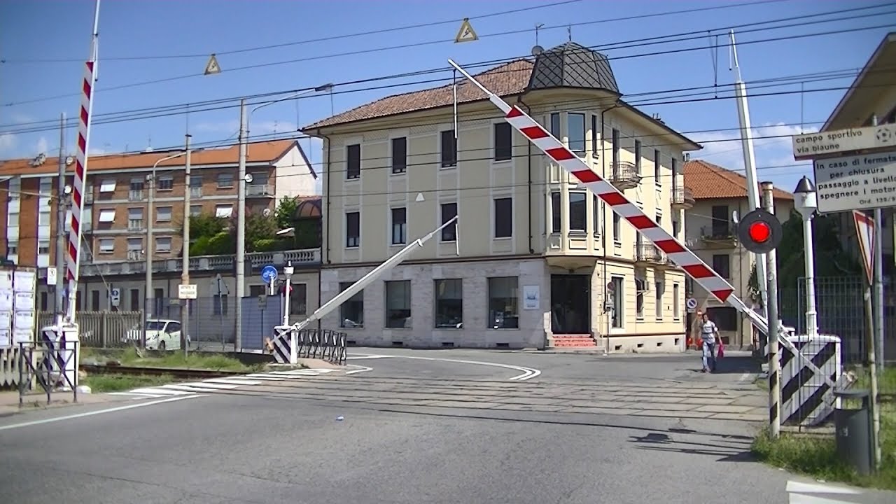 Spoorwegovergang Ciriè (I) // Railroad crossing // Passaggio a livello