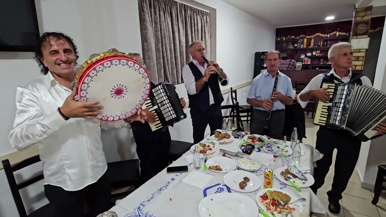 Hilli Gemi Simon Xoxi Klarinet Viktor Cina ne Def Marsi Gorrea Nesti Mino Fizarmonik 