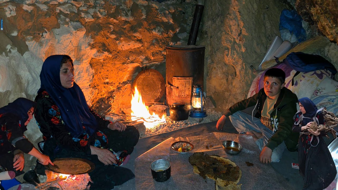 Survival of a lonely nomadic mother in a Zagros cave | Building a stone house in the mountains