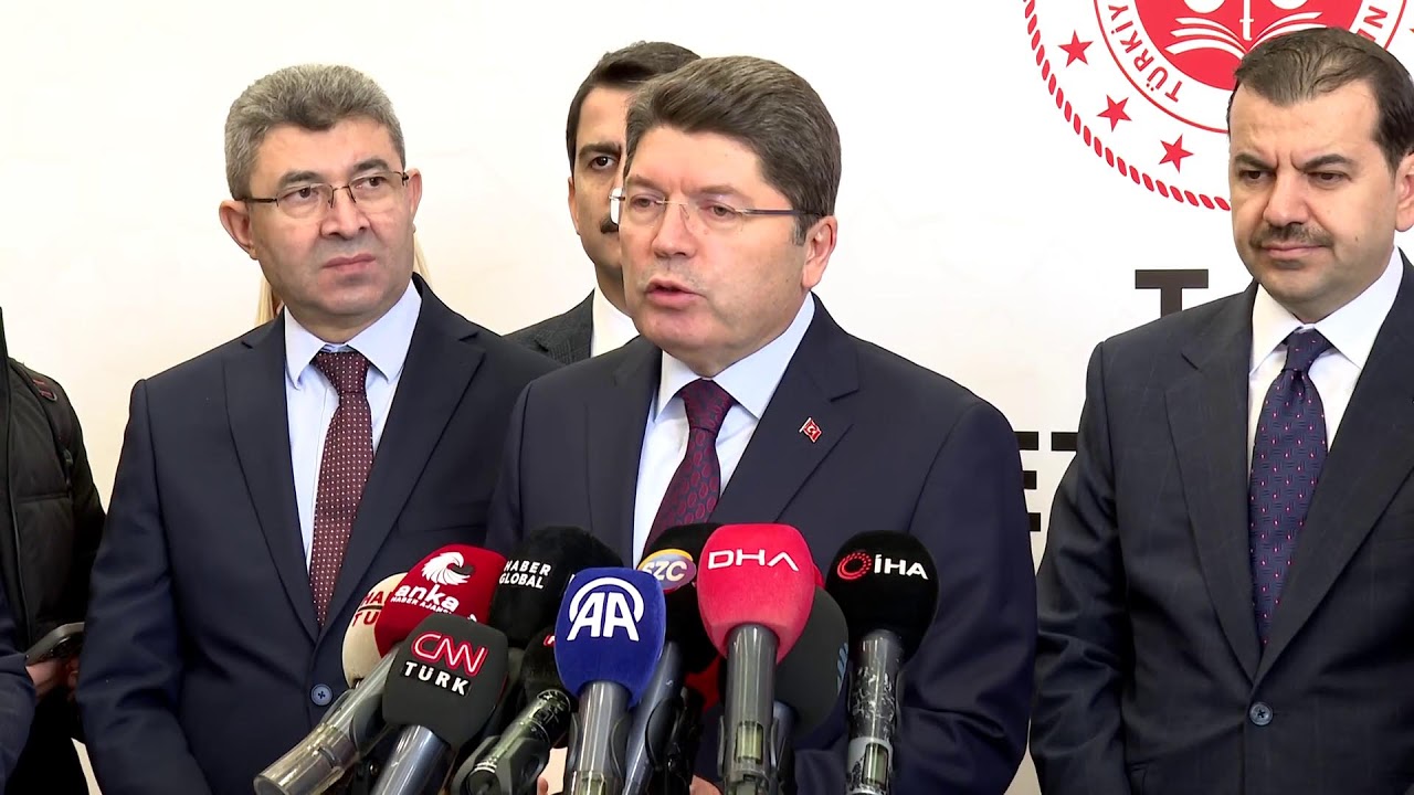 Basın mensuplarının sorularını yanıtlıyoruz.