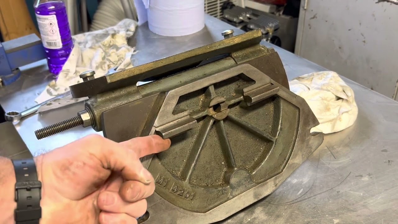 Alexander Master Toolmaker Mill (Deckel FP1 Clone) Rebuild Video 1
