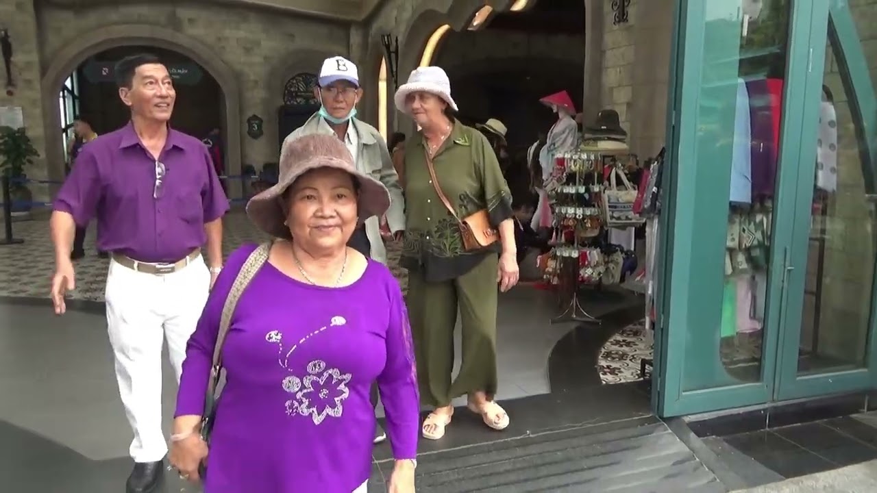 Anh Chị Em đi tham quan núi Bà Đen - Tây Ninh