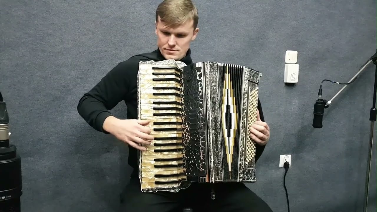 Akordeon Hohner 5055 po remoncie. Gra Sebastian Moczarski