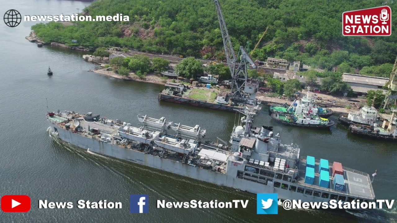INS Airavat brings Cryogenic Oxygen Tanks, Oxygen Cylinders & Ventilators from Vietnam and Singapore
