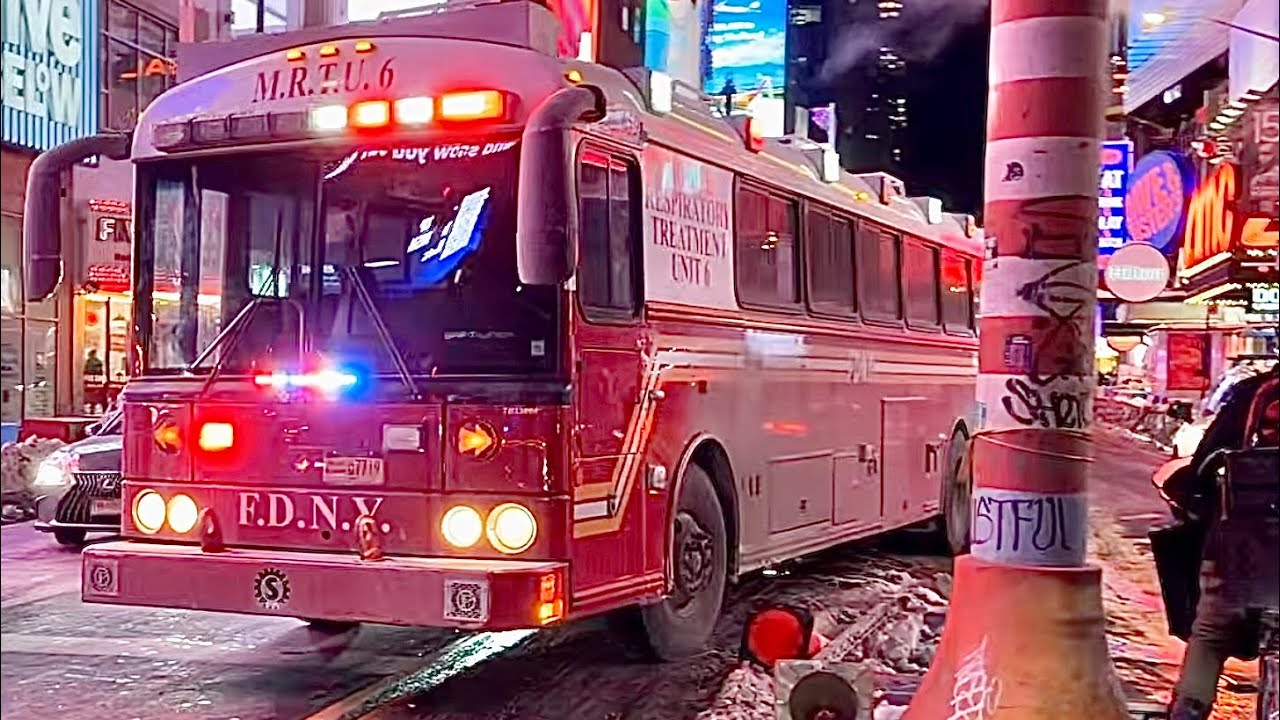 FDNY BATTALION 2 CHIEF AND FDNY MRTU 6 RESPONDING IN THE MIDTOWN AREA OF MANHATTAN IN NEW YORK CITY.