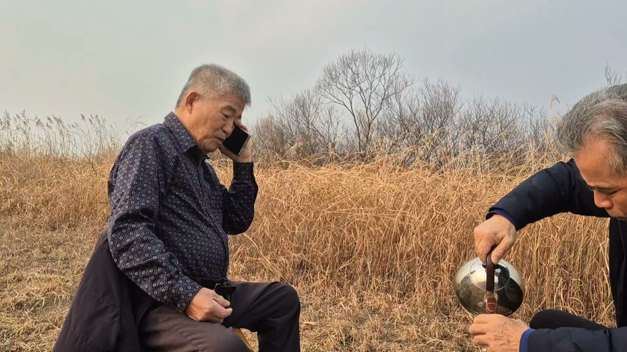 52년 1사단 91대대 155미리 견인포박병사와 7사단 56포병 작전과 계산병 권병사 와 통화 