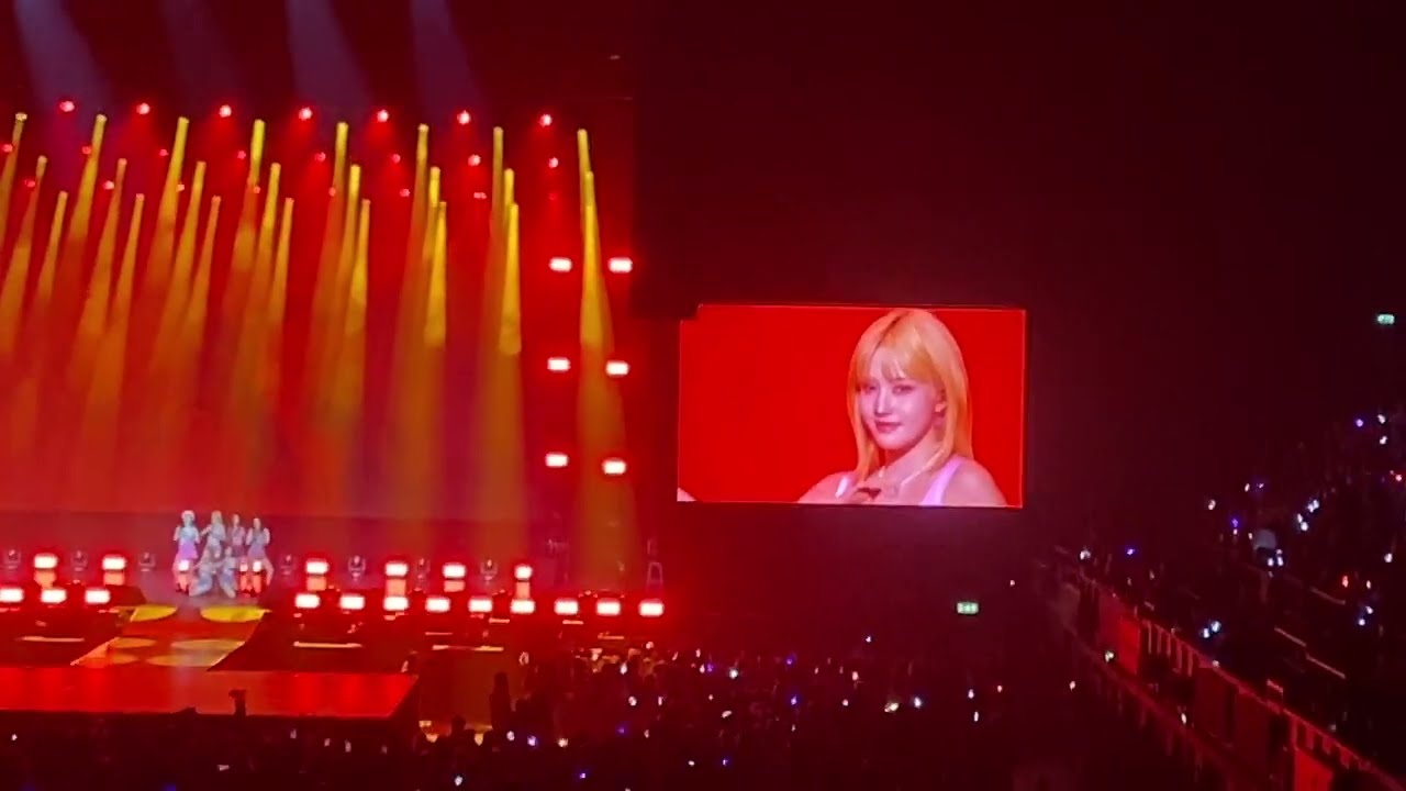 STAYC Full Performance + Talking Ment | Korea on Stage in London @ OVO Arena, Wembley 081123
